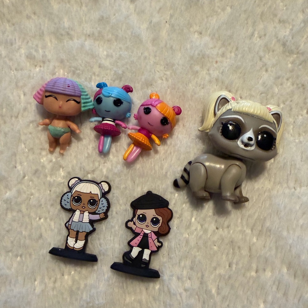 Misc Colorful Figurine Set. MUST BE BUNDLED 33